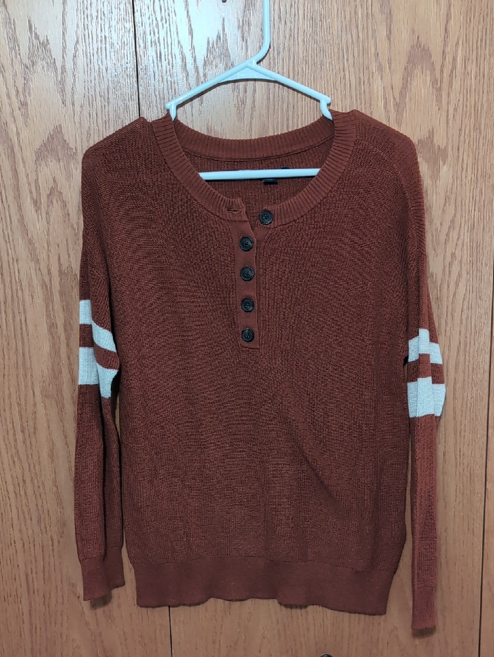 American Eagle Outfitters Rust Henley Sweater with Cream Sleeve Stripes